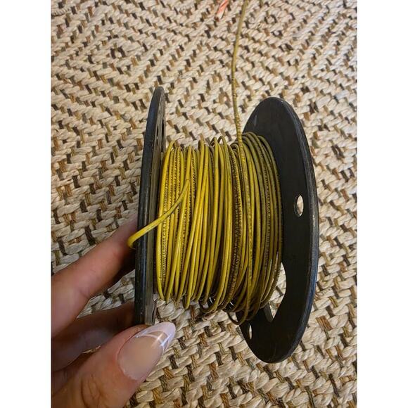 #18 AWG GAUGE TFN 600V SOLID Copper (CU) Yellow GRAY- 200 Ft - Picture 3 of 14